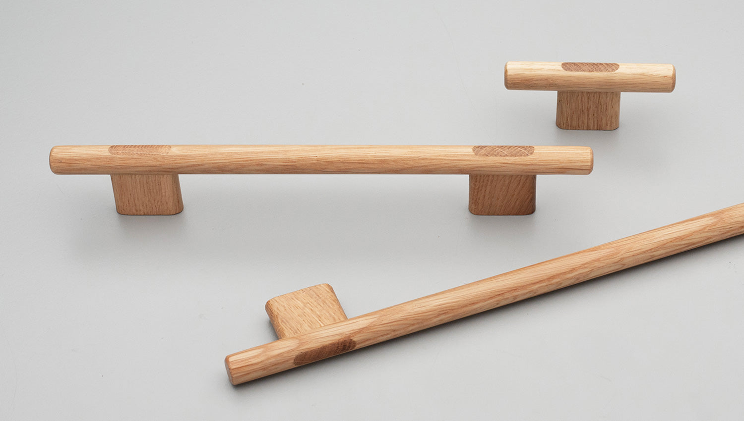 Koge Handle 320mm C to C Oak Lacquered in Oak