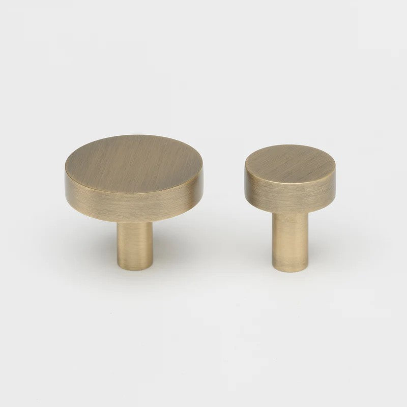 Lo & Co Ascot Knob in Aged Brass