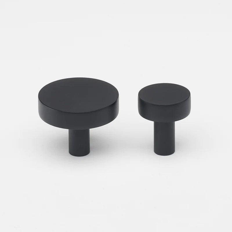 Lo & Co Ascot Knob in Matt Black