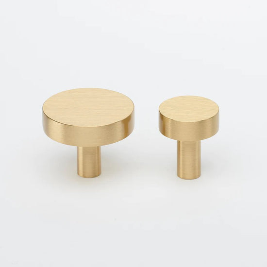 Lo & Co Ascot Knob in Natural Brass