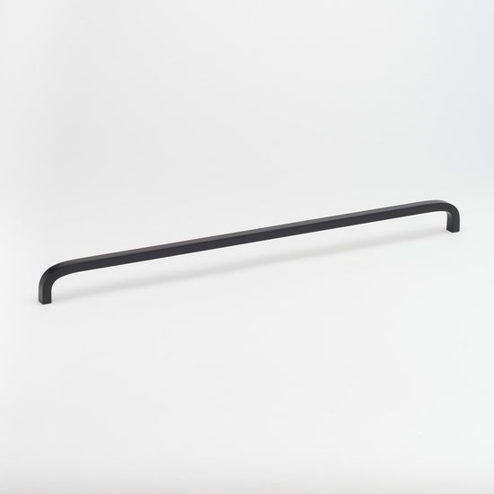 Curve Appliance Pull Black in Black