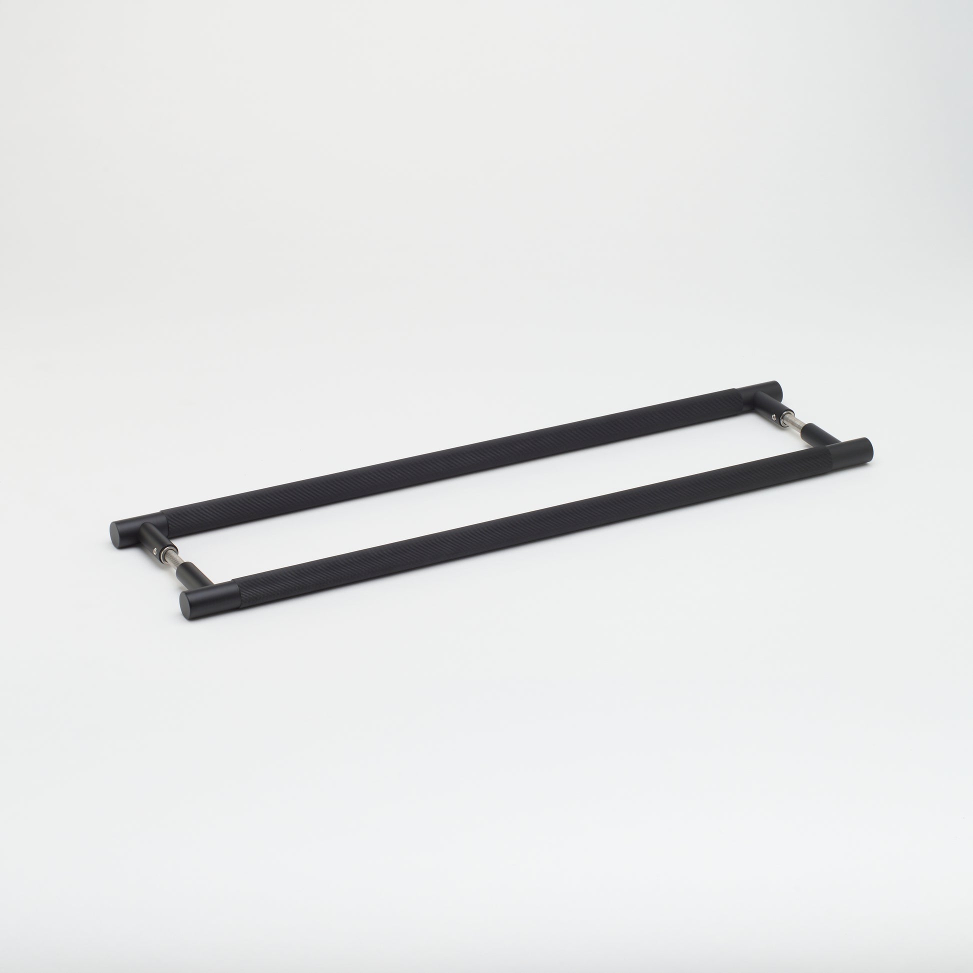 Lo & Co Linear Entry Pull in Black