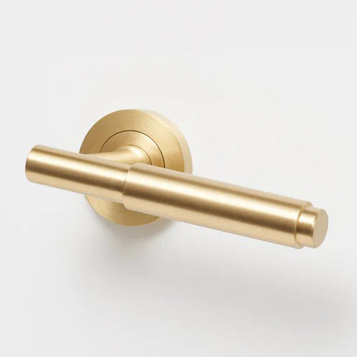 Lo & Co Lola Lever in Brass