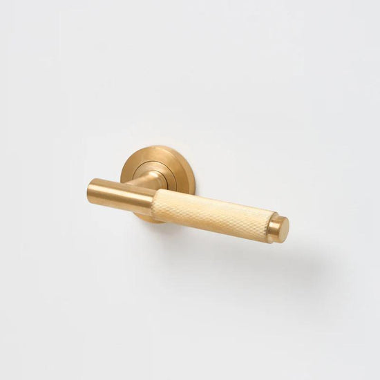 Linear Lever Live Brass in Live Brass